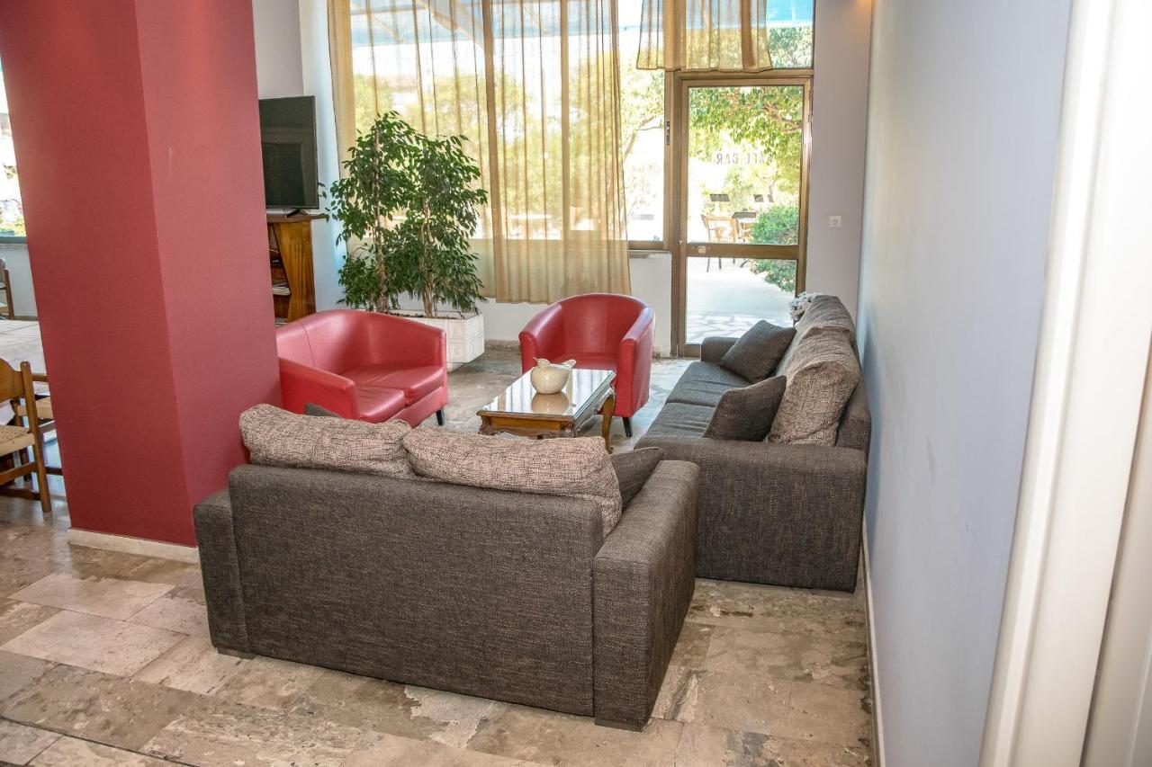 Telis Hotel Aigio Exteriör bild