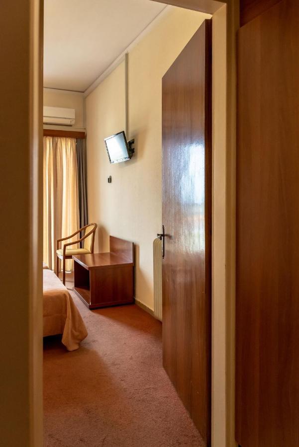 Telis Hotel Aigio Exteriör bild